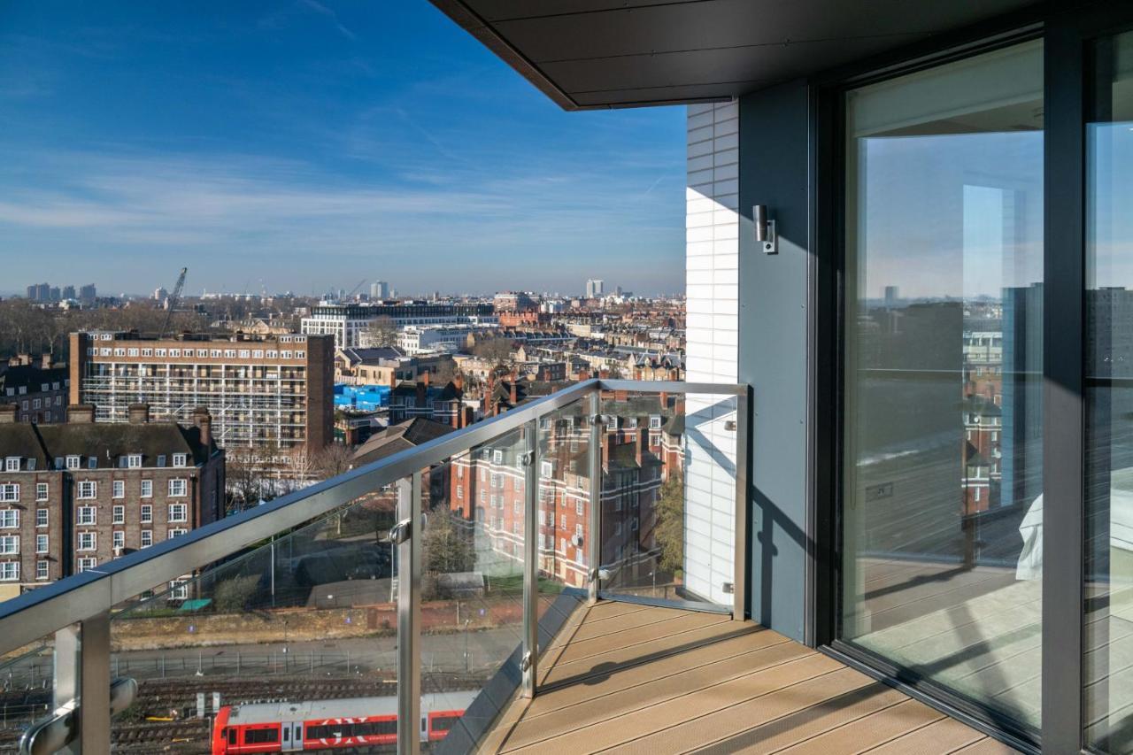 Modern Family Home Close To Victoria Station By Underthedoormat London Eksteriør bilde