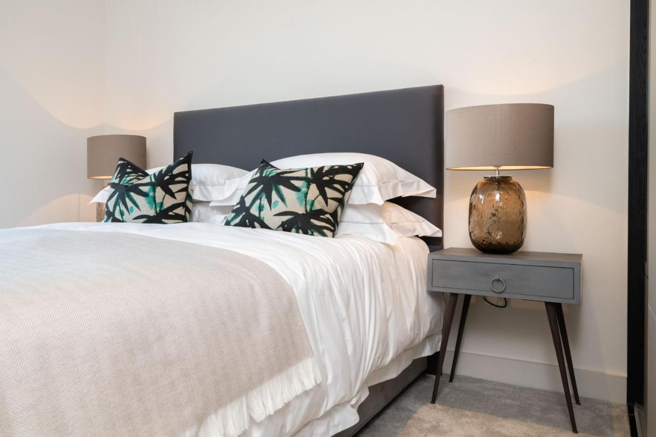 Modern Family Home Close To Victoria Station By Underthedoormat London Eksteriør bilde