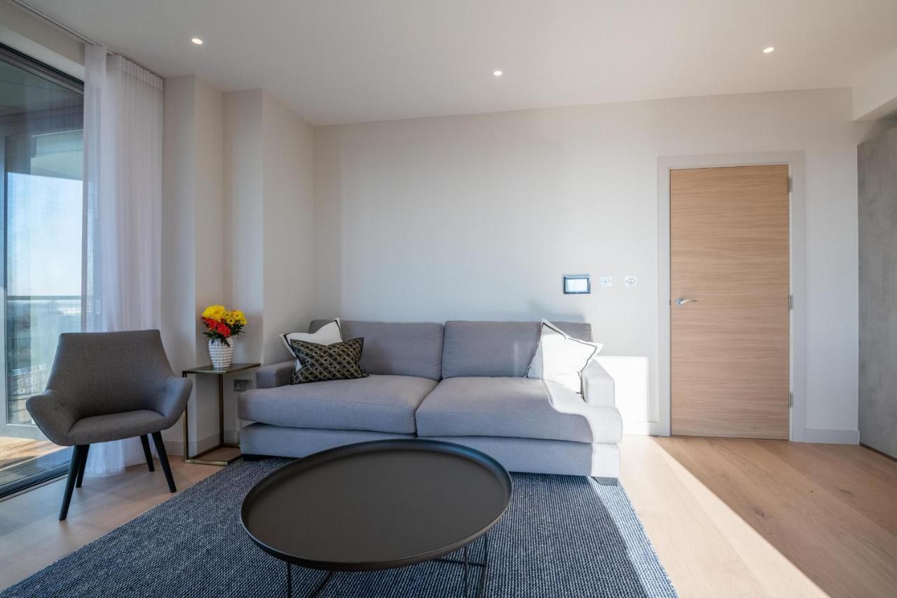 Modern Family Home Close To Victoria Station By Underthedoormat London Eksteriør bilde
